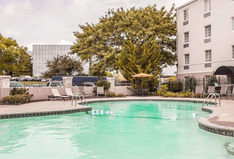 هتل Comfort Inn St. Louis  Westport Event Center