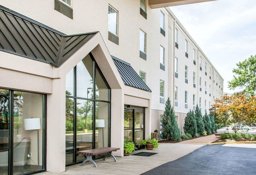 هتل Comfort Inn St. Louis  Westport Event Center