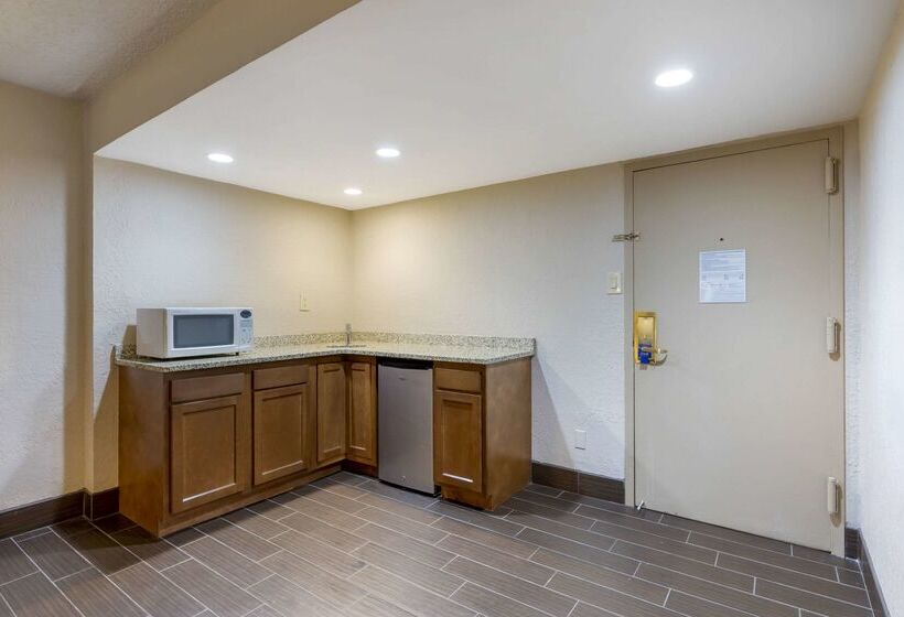 호텔 Comfort Inn St. Louis Westport Event Center