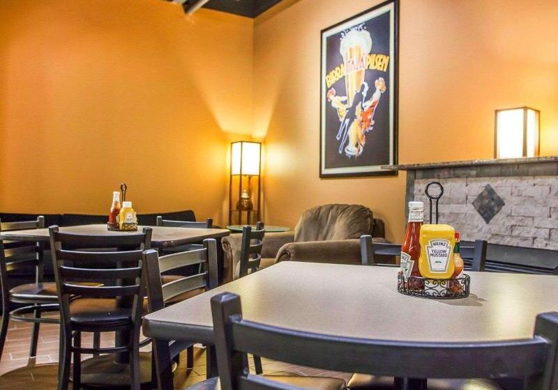 هتل Comfort Inn St. Louis  Westport Event Center