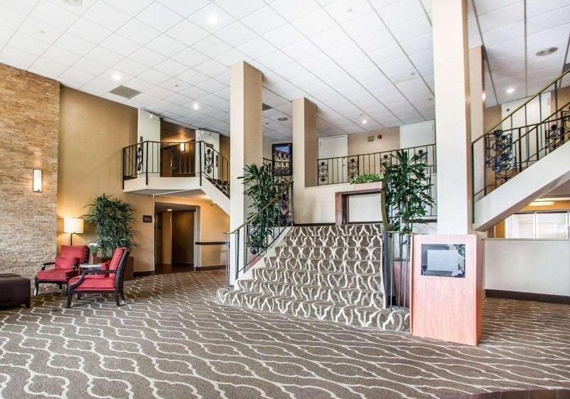 هتل Comfort Inn St. Louis  Westport Event Center