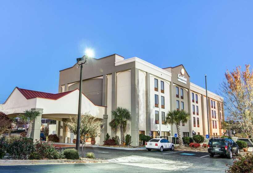 فندق Comfort Inn & Suites