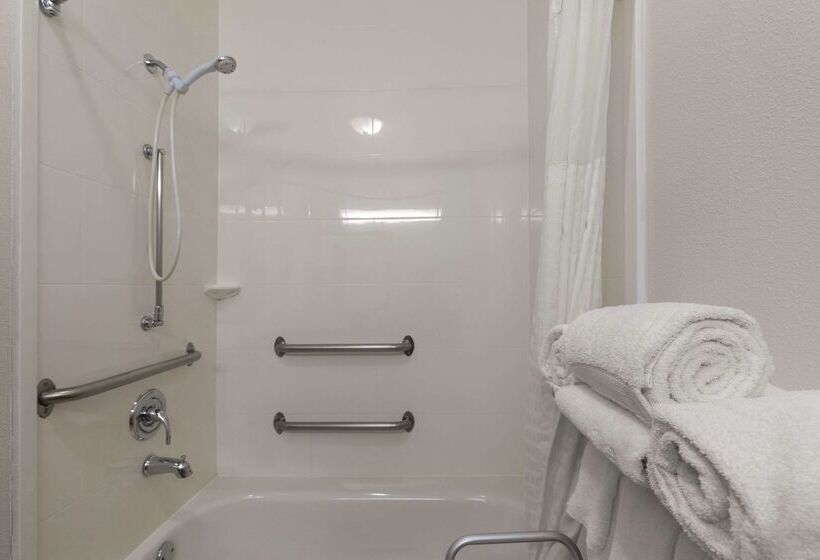 فندق Comfort Inn & Suites