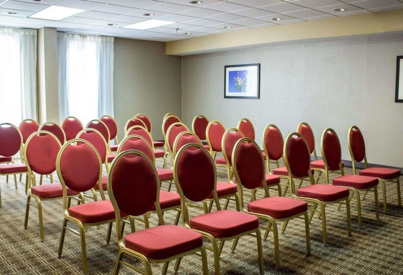 호텔 Comfort Inn & Suites Fuquay Varina