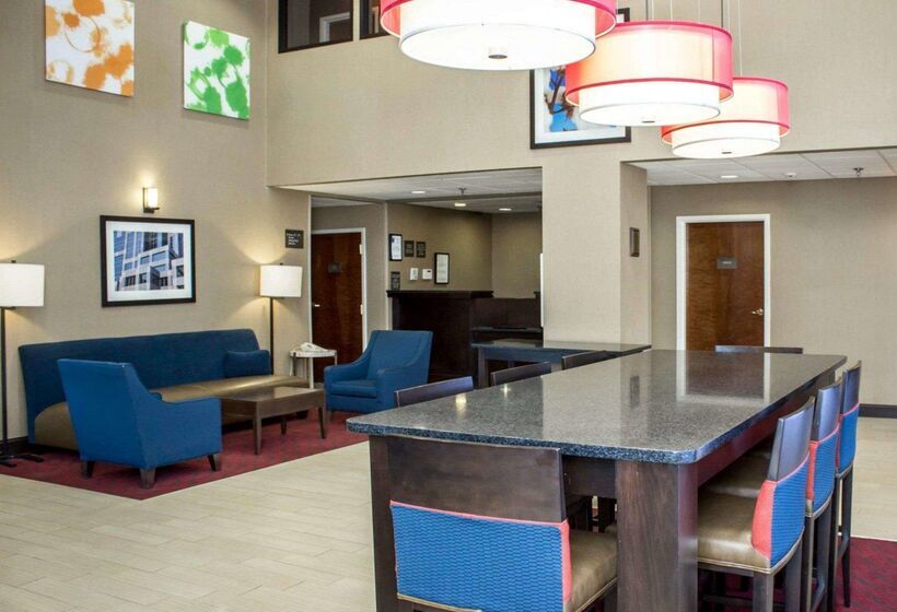 ホテル Comfort Inn & Suites Fuquay Varina