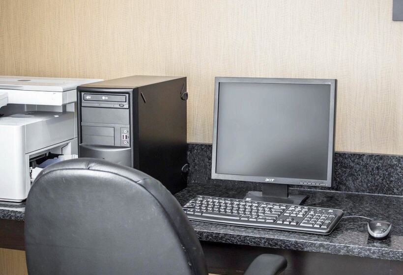 ホテル Comfort Inn & Suites Fuquay Varina