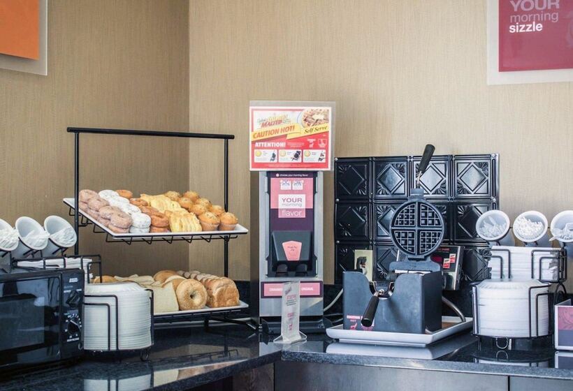 ホテル Comfort Inn & Suites Fuquay Varina