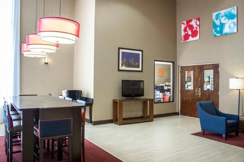 호텔 Comfort Inn & Suites Fuquay Varina