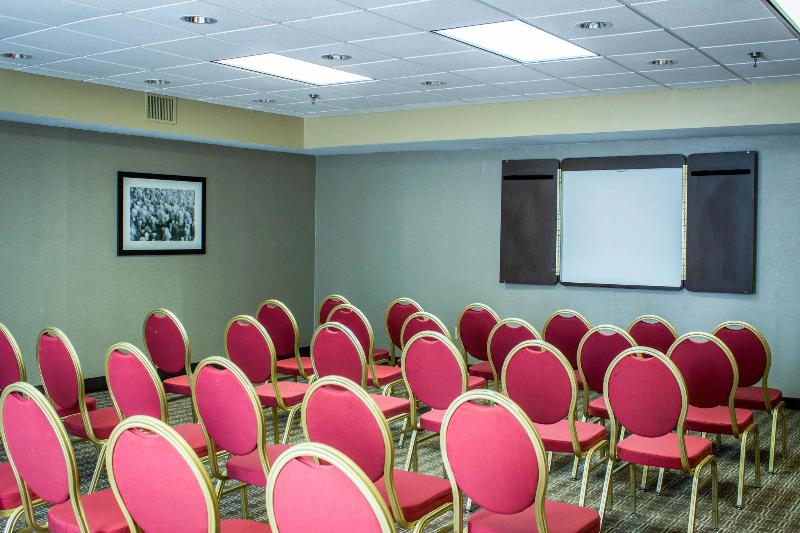 ホテル Comfort Inn & Suites Fuquay Varina