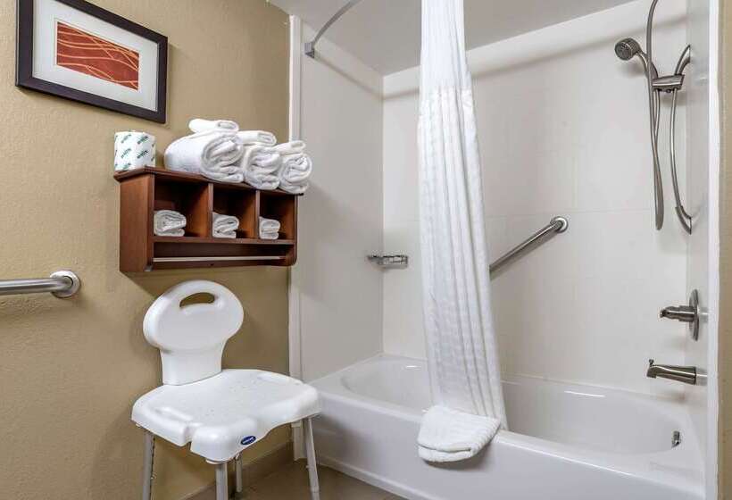 فندق Comfort Inn & Suites Leeds I20