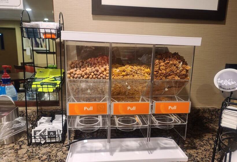 فندق Comfort Inn & Suites Leeds I20