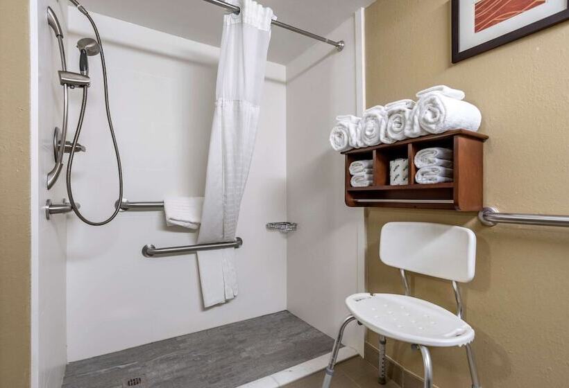 فندق Comfort Inn & Suites Leeds I20