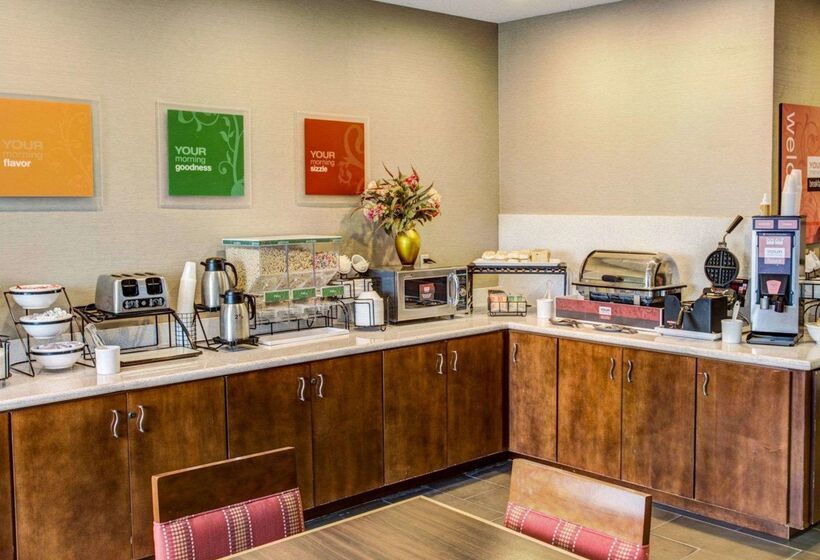 هتل Comfort Inn & Suites North Greenfield