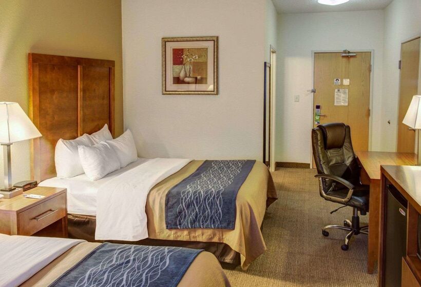 هتل Comfort Inn & Suites North Greenfield