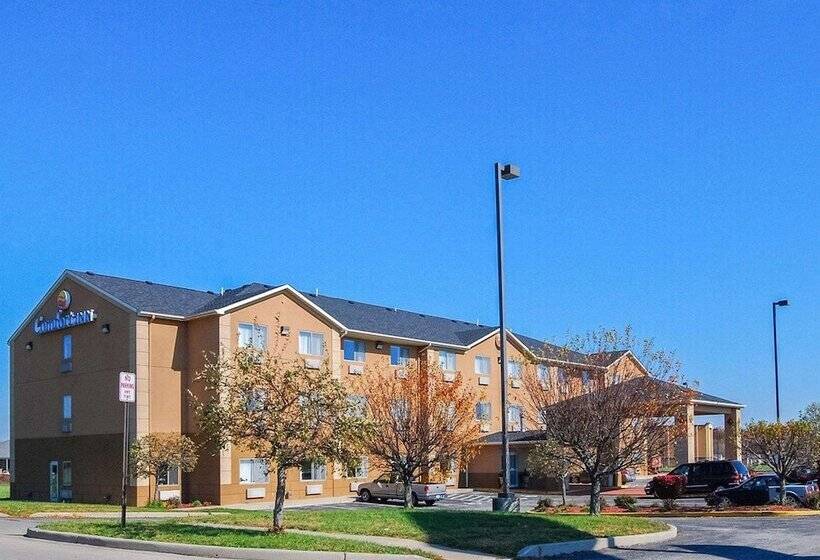 هتل Comfort Inn & Suites North Greenfield