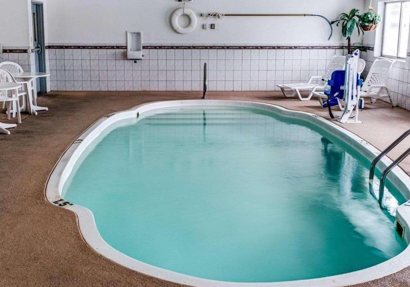 هتل Comfort Inn & Suites North Greenfield