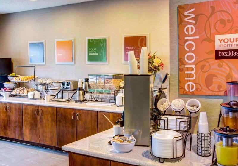 هتل Comfort Inn & Suites North Greenfield