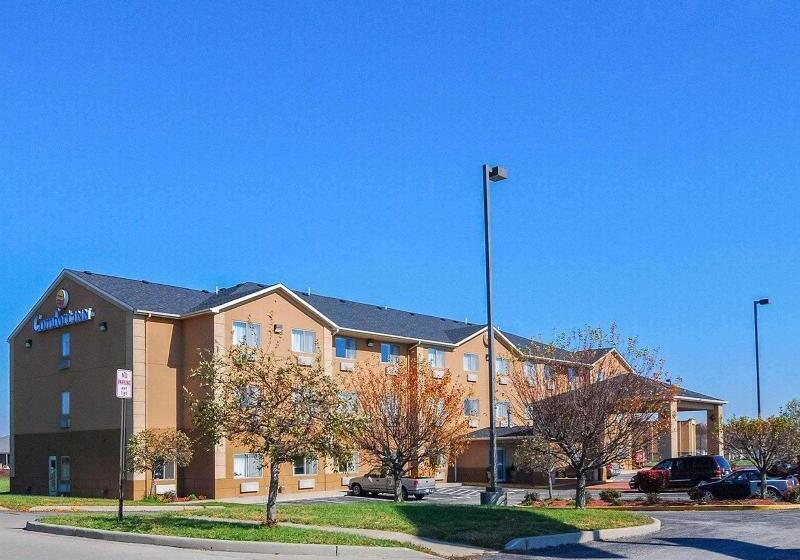 هتل Comfort Inn & Suites North Greenfield