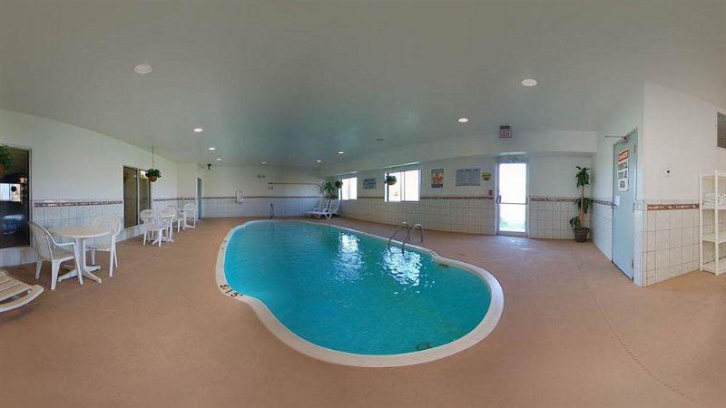 هتل Comfort Inn & Suites North Greenfield