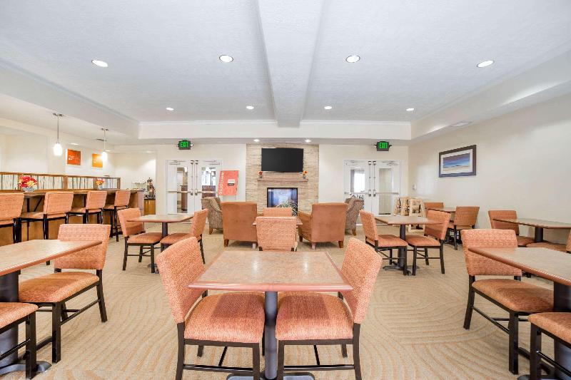 Отель Comfort Inn & Suites Tooelesalt Lake City