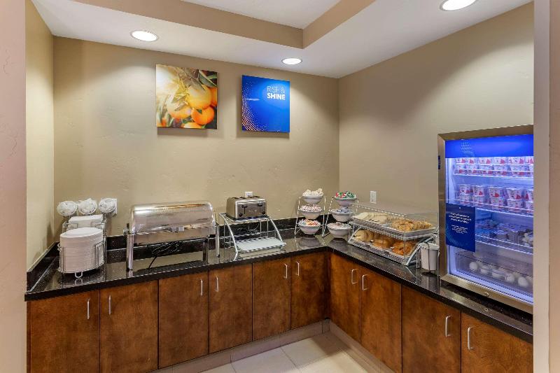 Отель Comfort Inn & Suites Tooelesalt Lake City