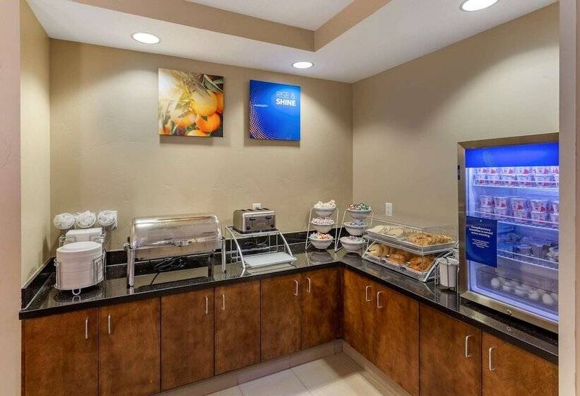 Отель Comfort Inn & Suites Tooelesalt Lake City