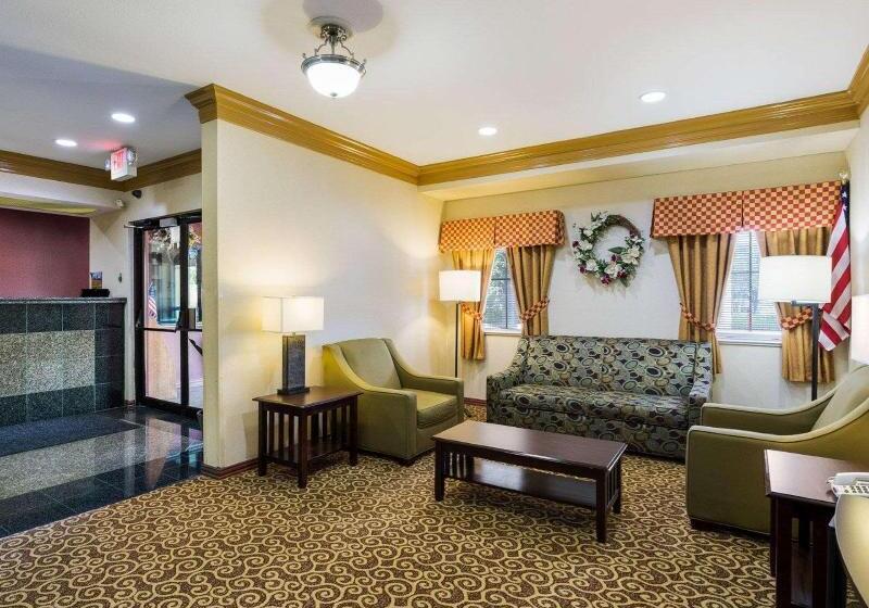 בית מלון כפרי Days Inn By Wyndham Rosenberg