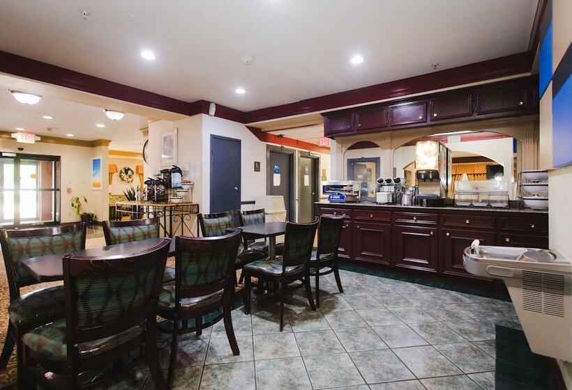 בית מלון כפרי Days Inn By Wyndham Rosenberg