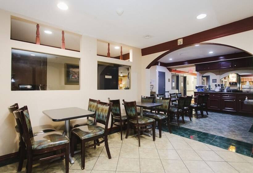 בית מלון כפרי Days Inn By Wyndham Rosenberg