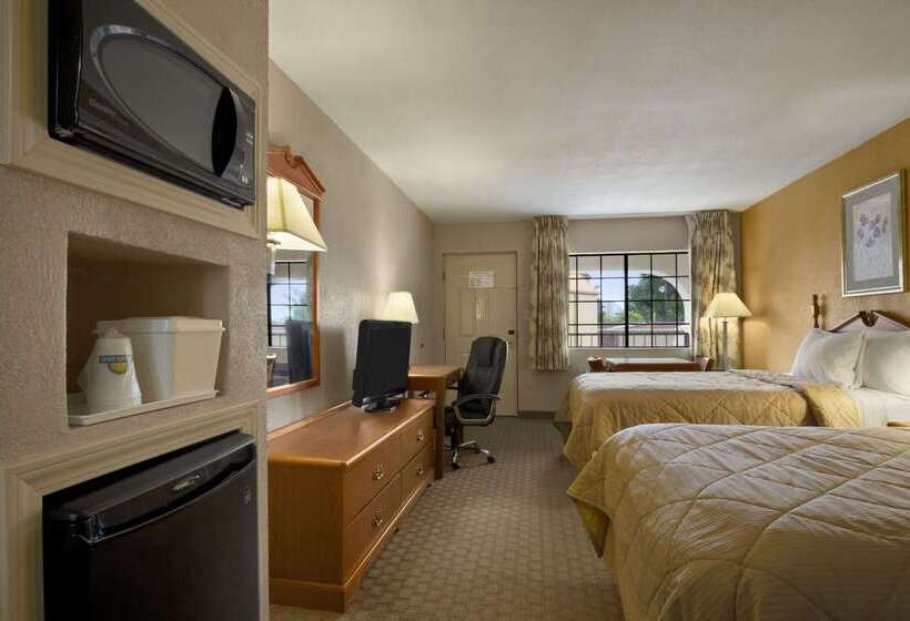 בית מלון כפרי Days Inn By Wyndham Southaven Ms