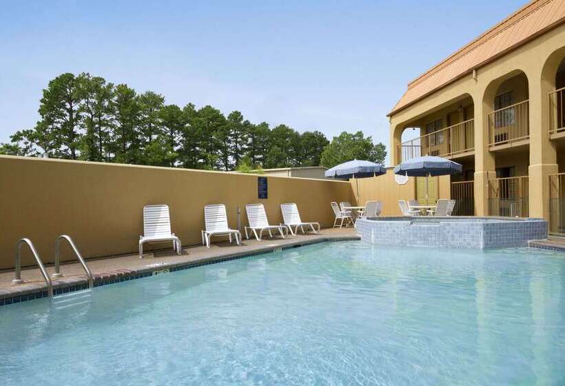 בית מלון כפרי Days Inn By Wyndham Southaven Ms