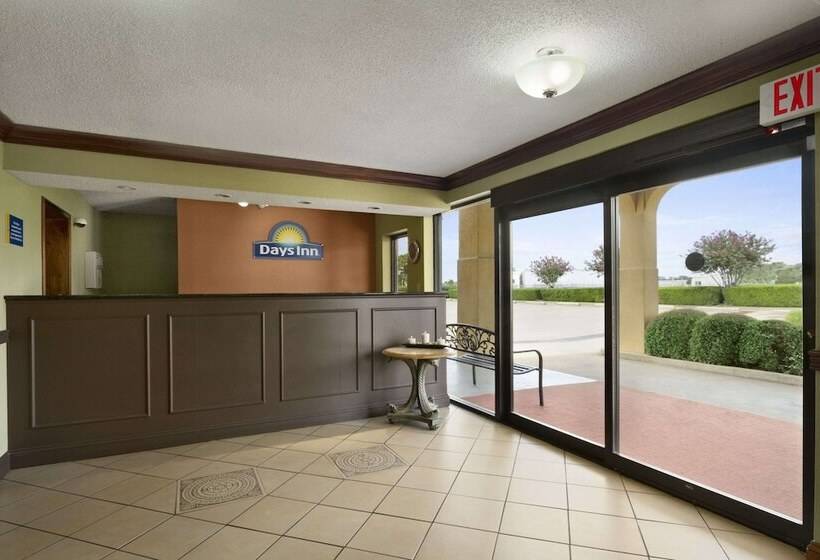 בית מלון כפרי Days Inn By Wyndham Southaven Ms