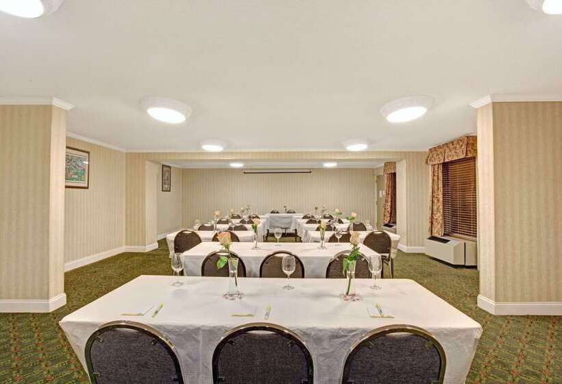 فندق Days Inn & Suites By Wyndham Collierville Germantown Area