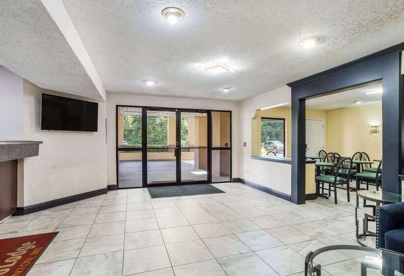 فندق Econo Lodge Clinton