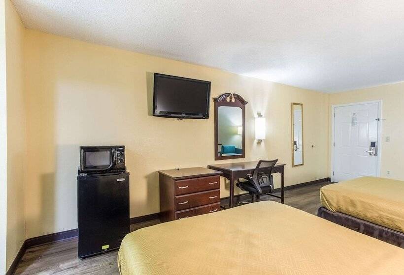 فندق Econo Lodge Clinton