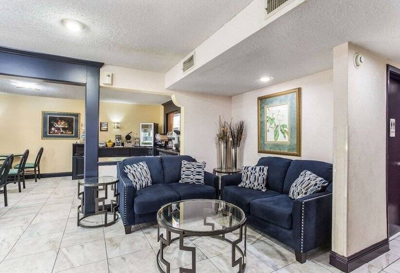 فندق Econo Lodge Clinton