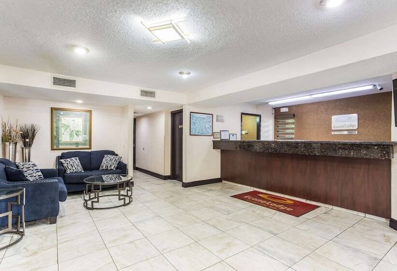 فندق Econo Lodge Clinton