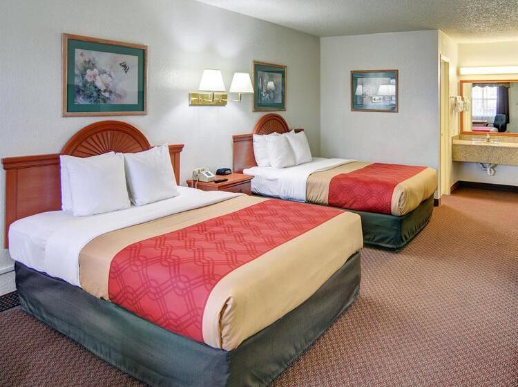 فندق Super 8 By Wyndham Decatur Texas