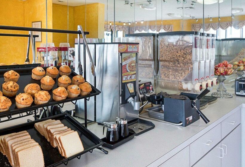 בית מלון כפרי Econo Lodge Hillsboro I 35