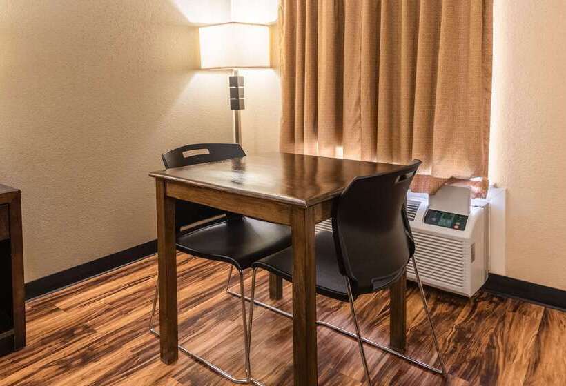 בית מלון כפרי Econo Lodge Hillsboro I 35