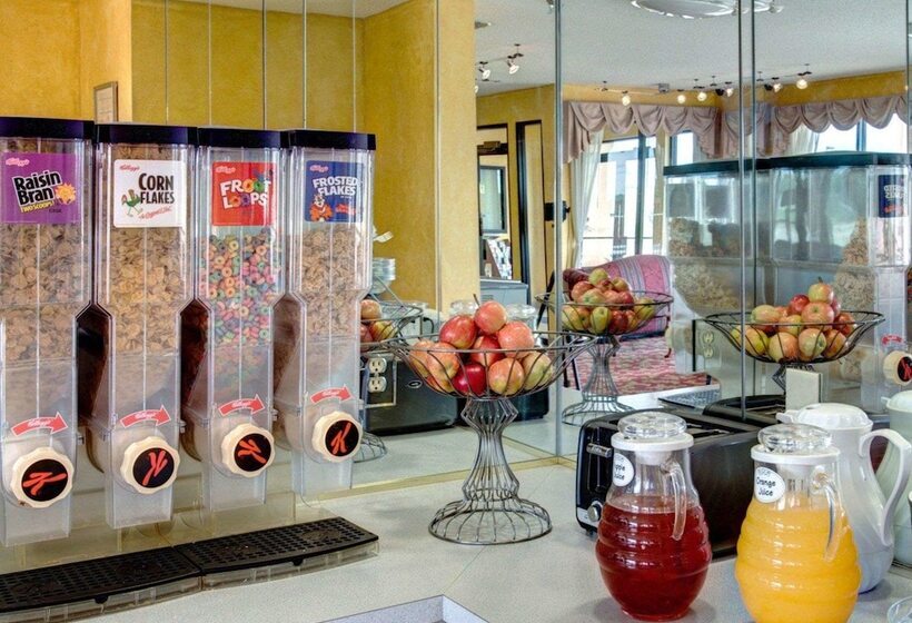 בית מלון כפרי Econo Lodge Hillsboro I 35