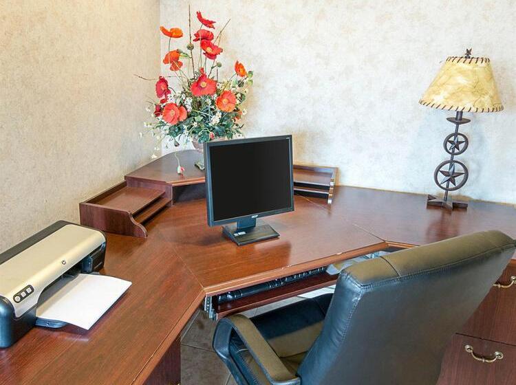 בית מלון כפרי Econo Lodge Hillsboro I 35