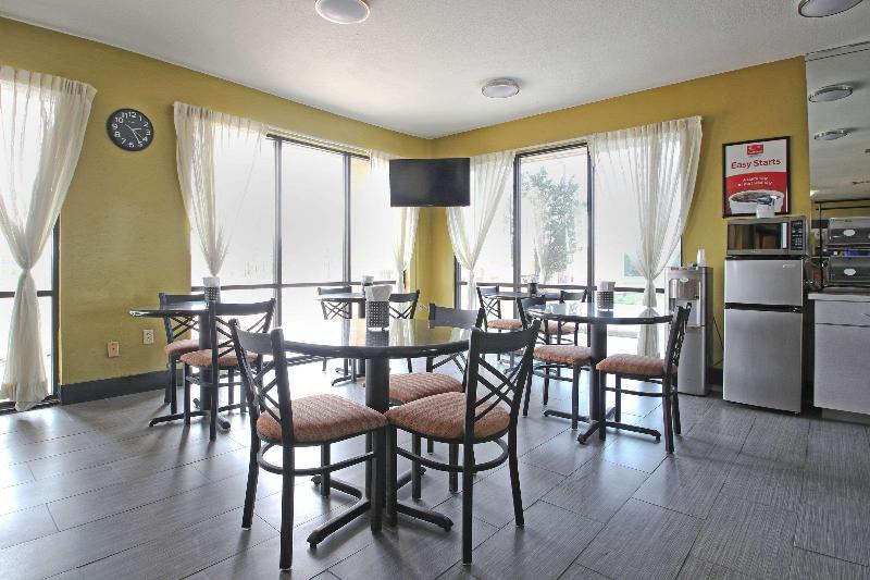 בית מלון כפרי Econo Lodge Hillsboro I 35