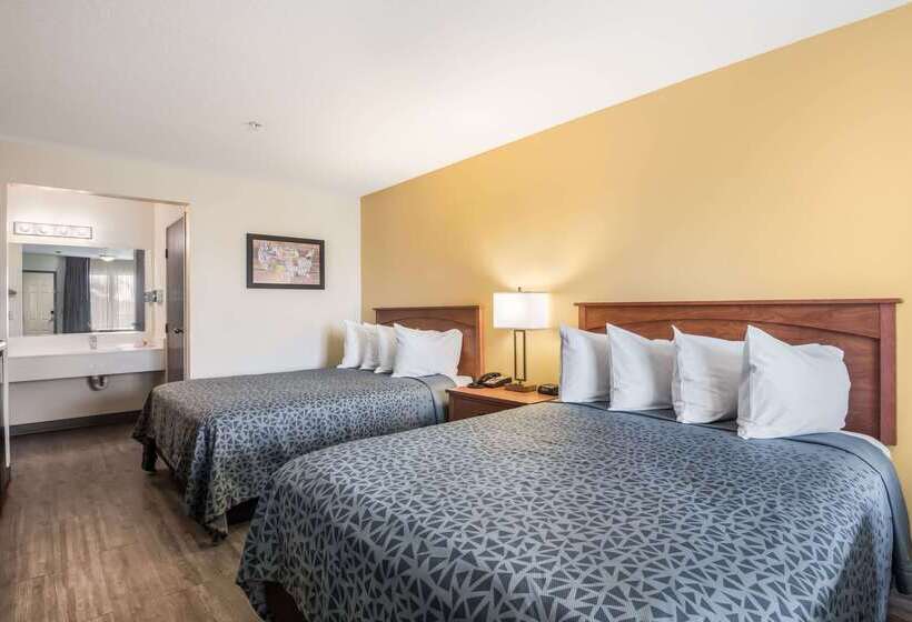 Отель Econo Lodge Inn & Suites Lodi   Wine Country Area