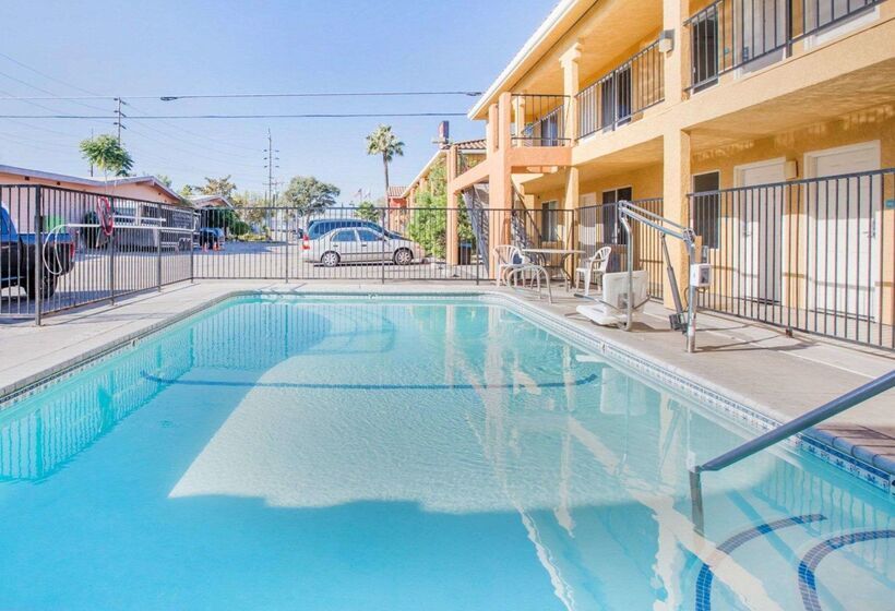 فندق Econo Lodge Inn & Suites Lodi   Wine Country Area