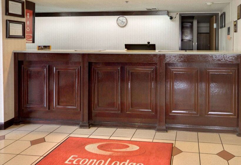 ホテル Econo Lodge Inn & Suites
