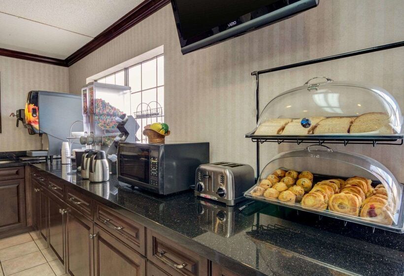 酒店 Econo Lodge Inn & Suites