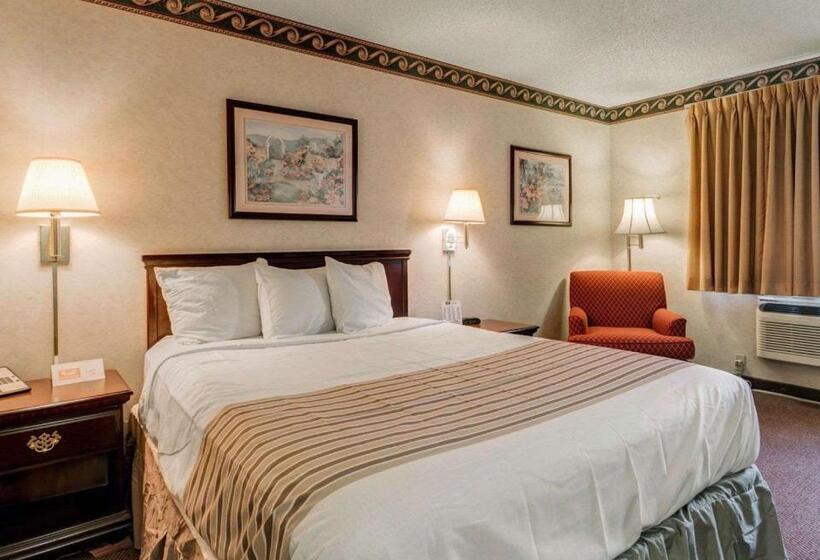 ホテル Econo Lodge Inn & Suites