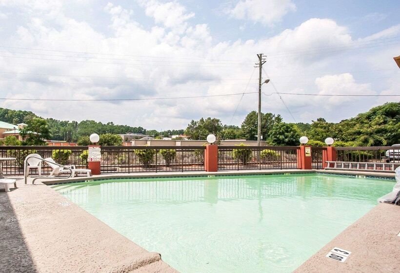 هتل Econo Lodge Inn & Suites I20, Exit 73