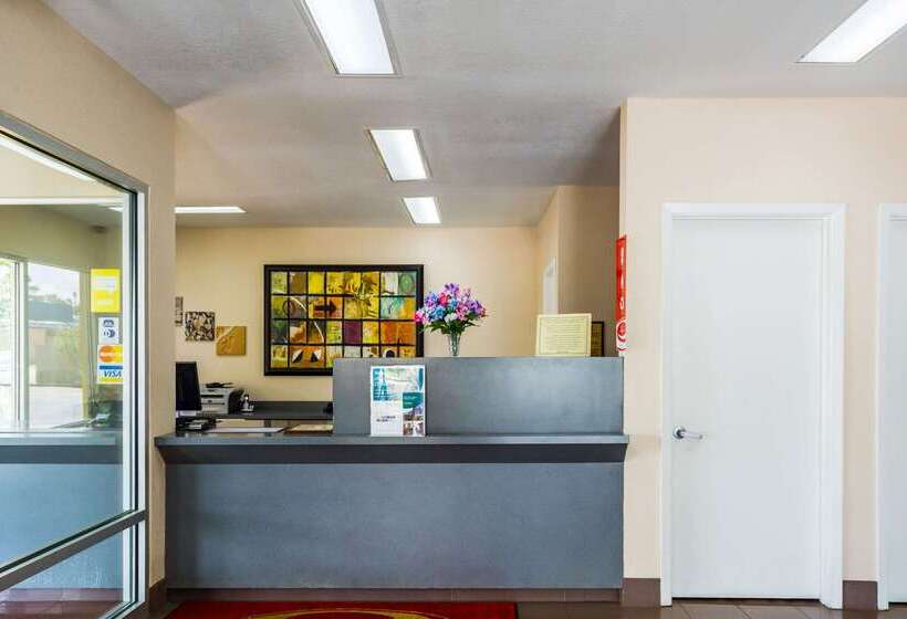 فندق Econo Lodge